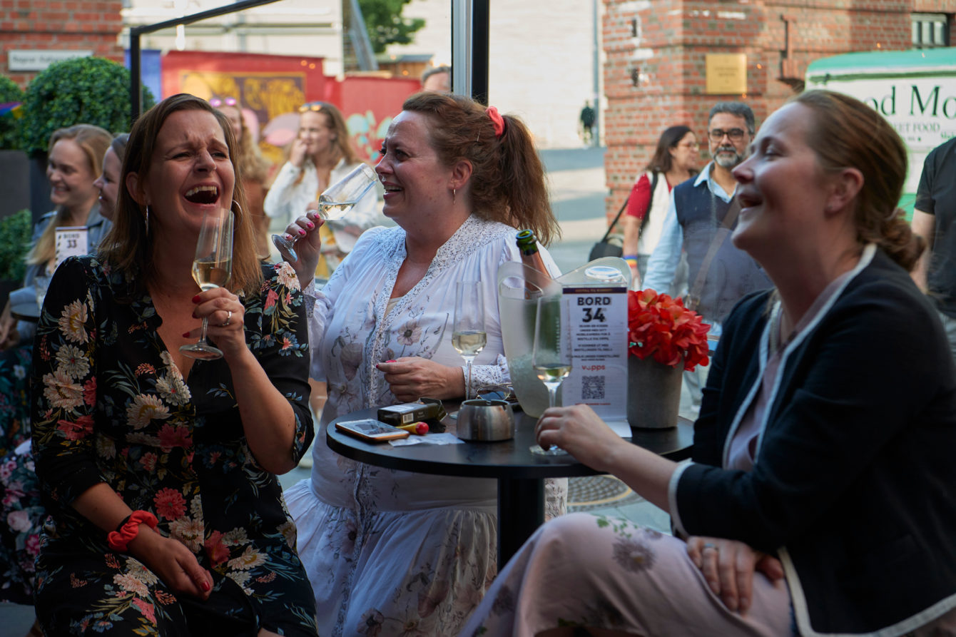 Latter Bilder Utescene 8